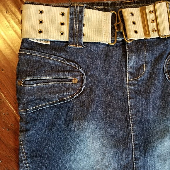 Denim skirt & Belt - Picture 2 of 6